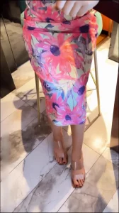 气质尤物御姐女神性感包臀裙办公室约炮，直接顶到子宫里