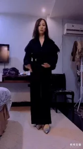 还不忘跳个舞诱惑下我！